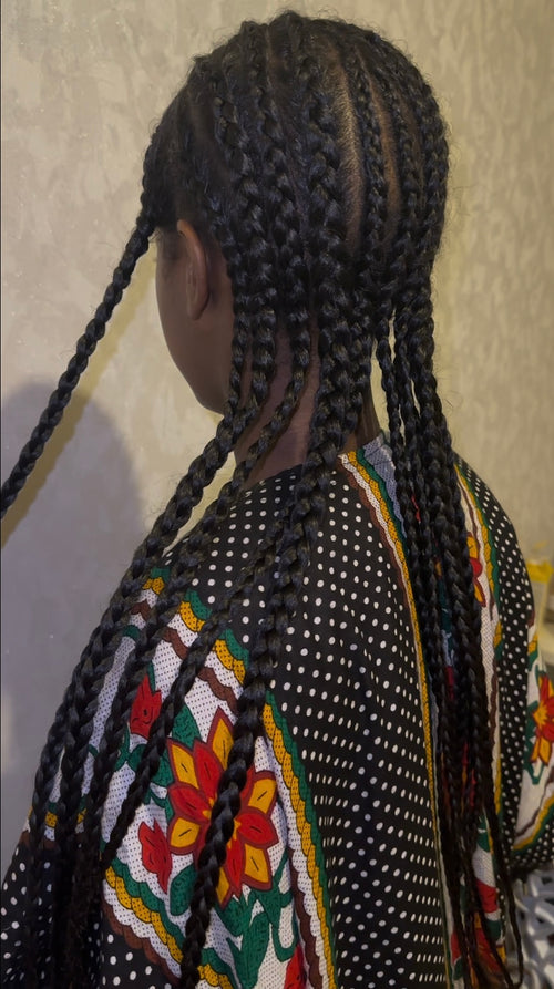 Crème Nourrissante

Cheveux & Cuir Chevelu à l'extrait de feuille d'ortie et de prèle hydrate, nourrit & apaise